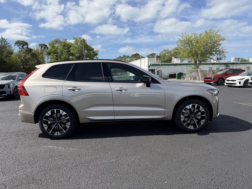 New 2026 Volvo XC60 B5 Plus SUV