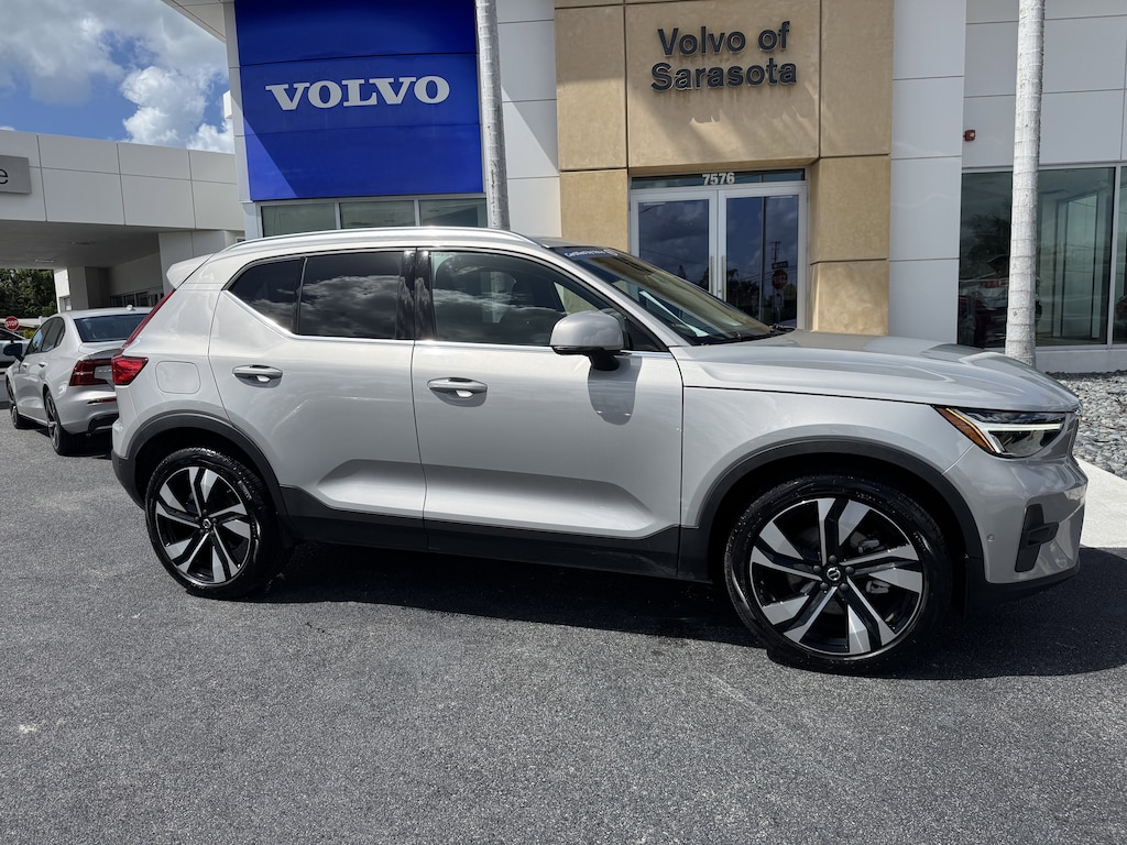 Certified 2024 Volvo XC40 B5 Plus Bright Theme SUV