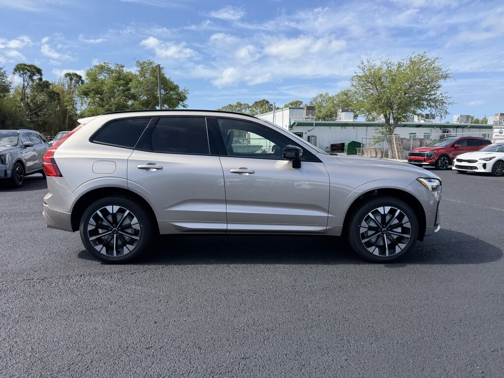 New 2026 Volvo XC60 B5 Plus SUV