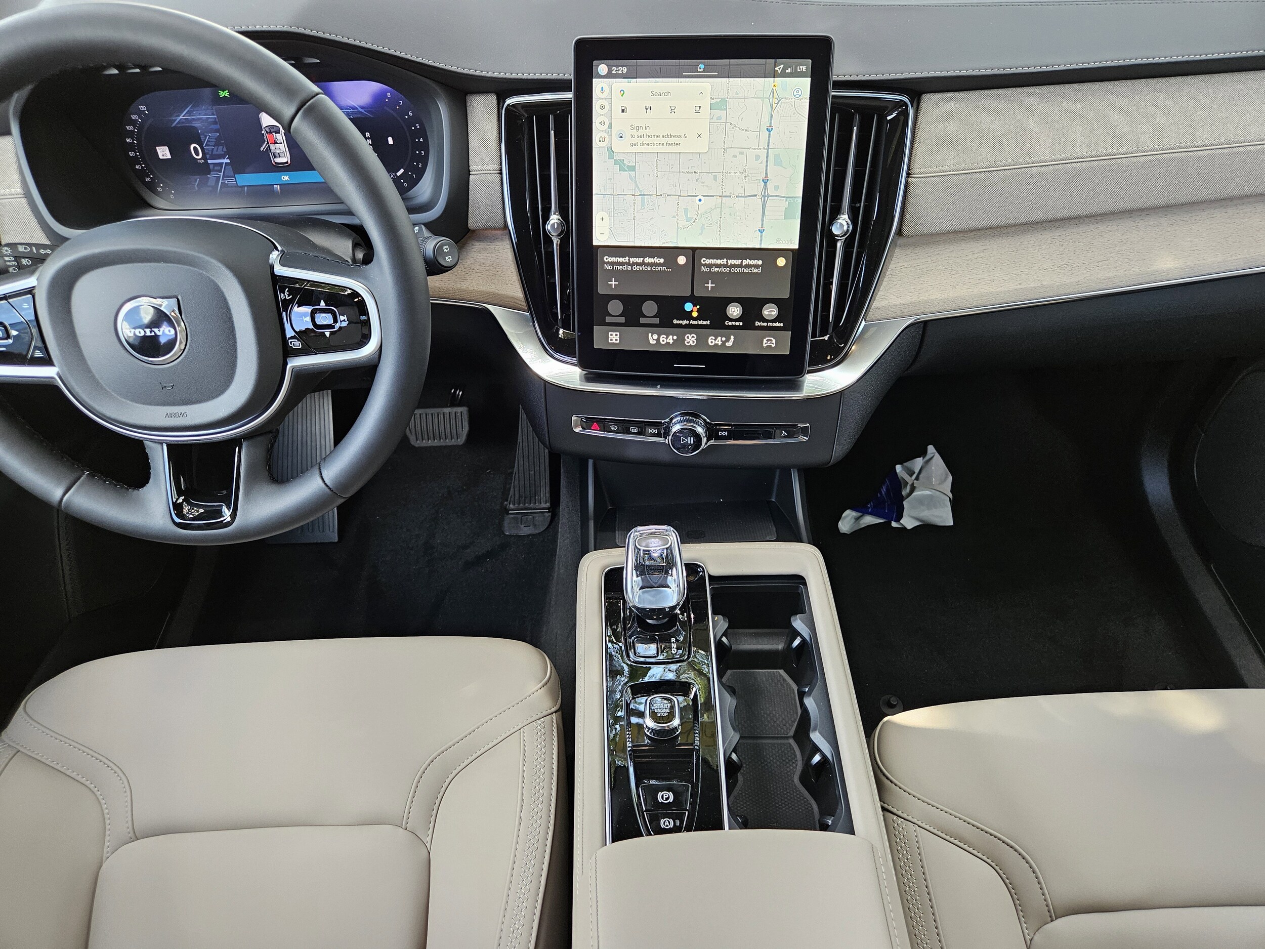 2026 Volvo XC90 Plus - Photo 16