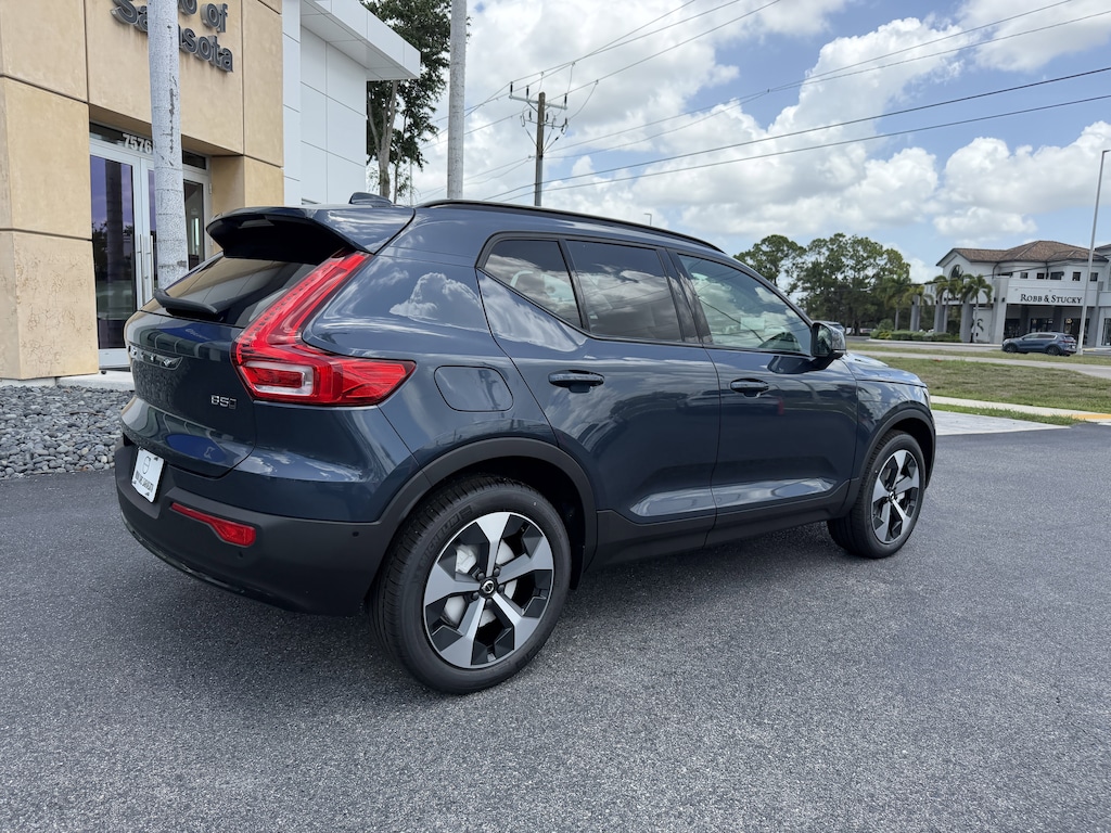 New 2026 Volvo XC40 B5 Plus SUV