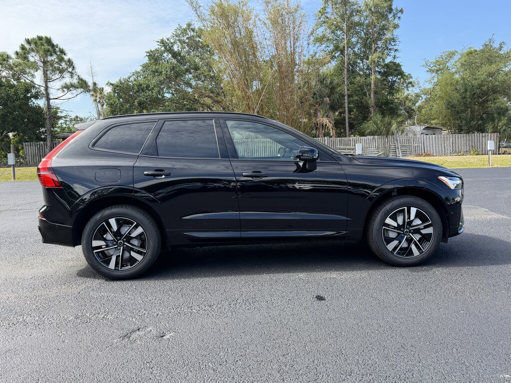 New 2026 Volvo XC60 B5 Plus SUV