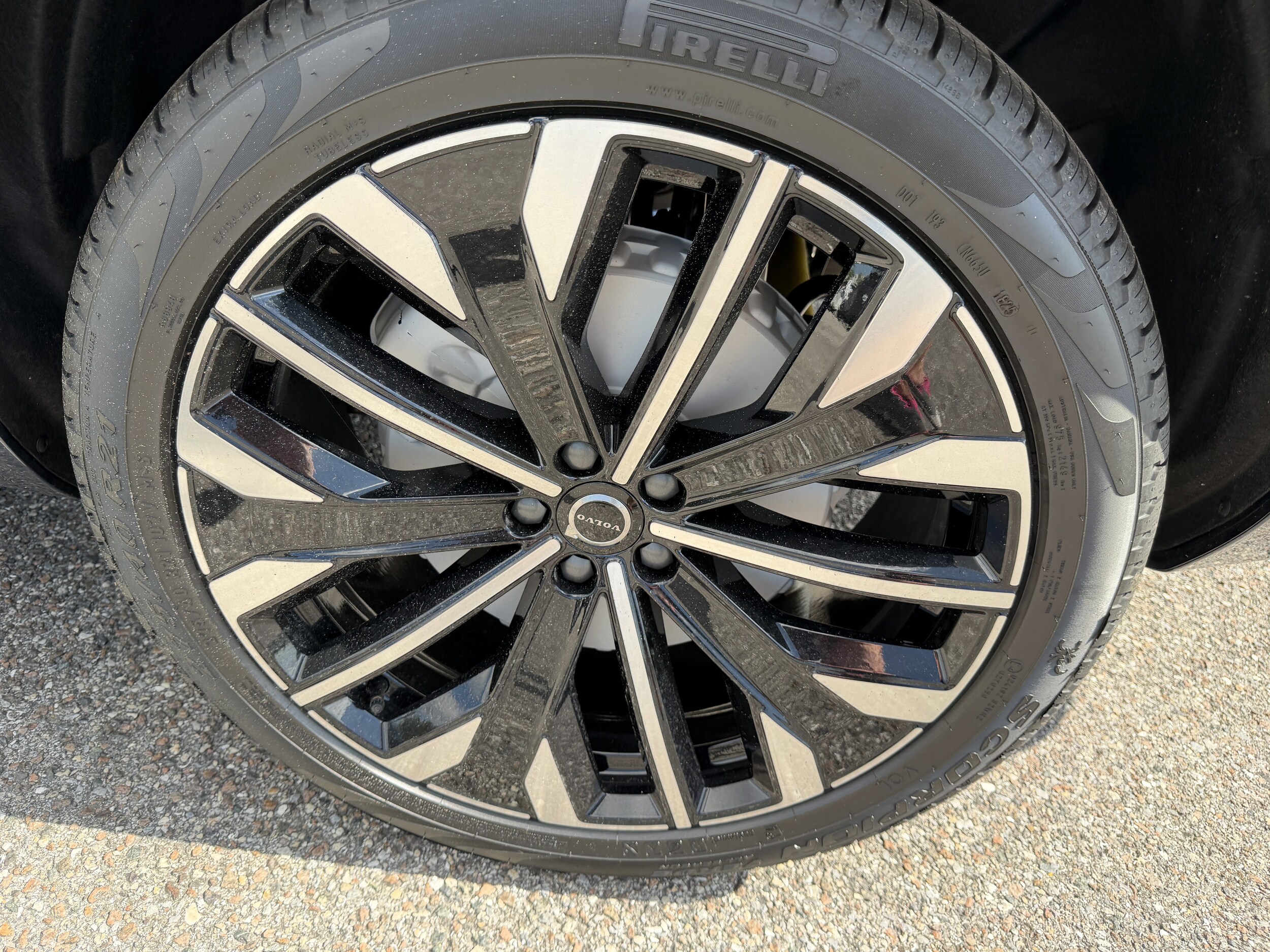 2026 Volvo XC90 Plus - Photo 27