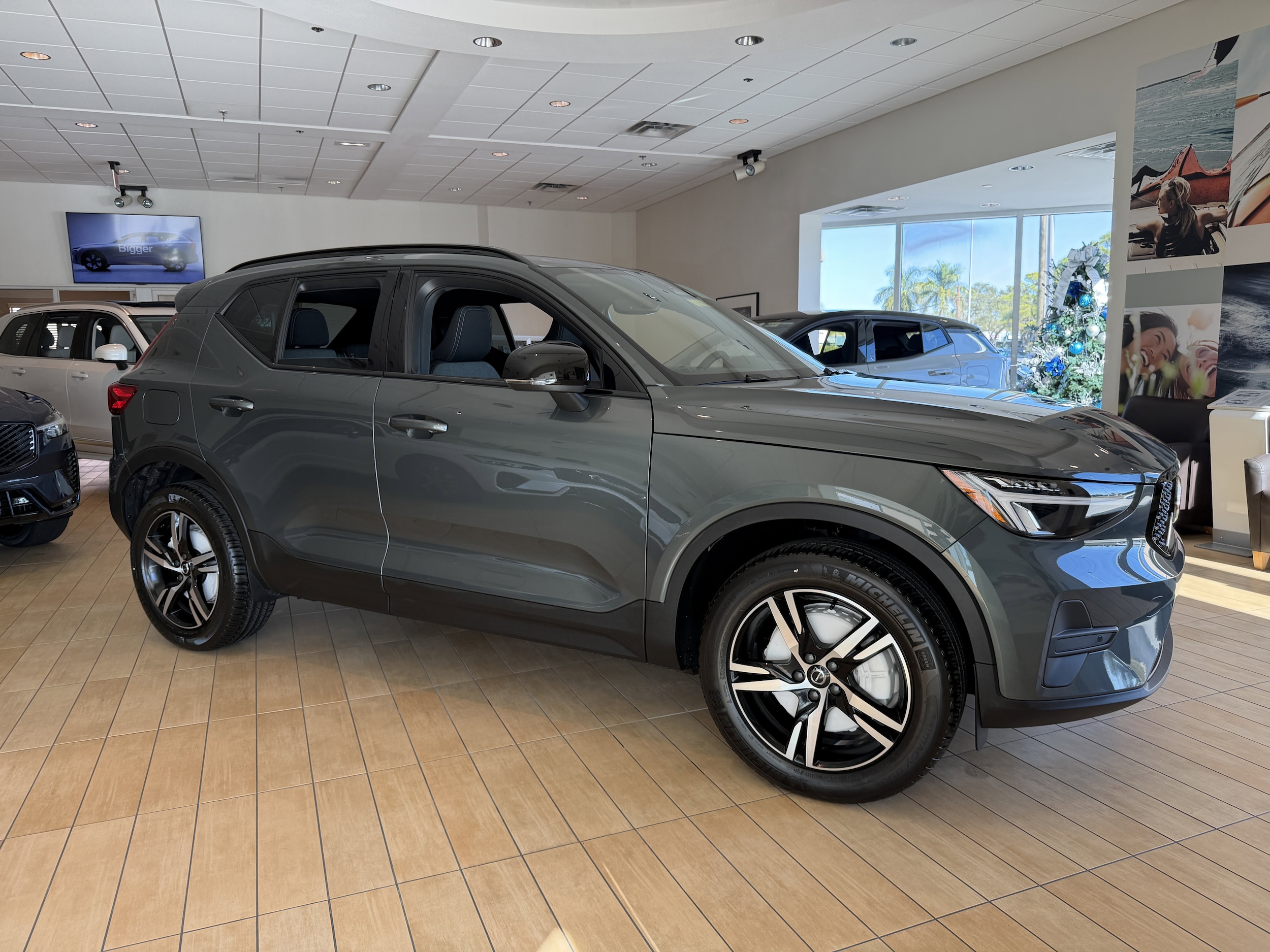 2026 Volvo XC40 Core's photo