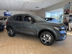 2026 Volvo XC40 B5 Core SUV