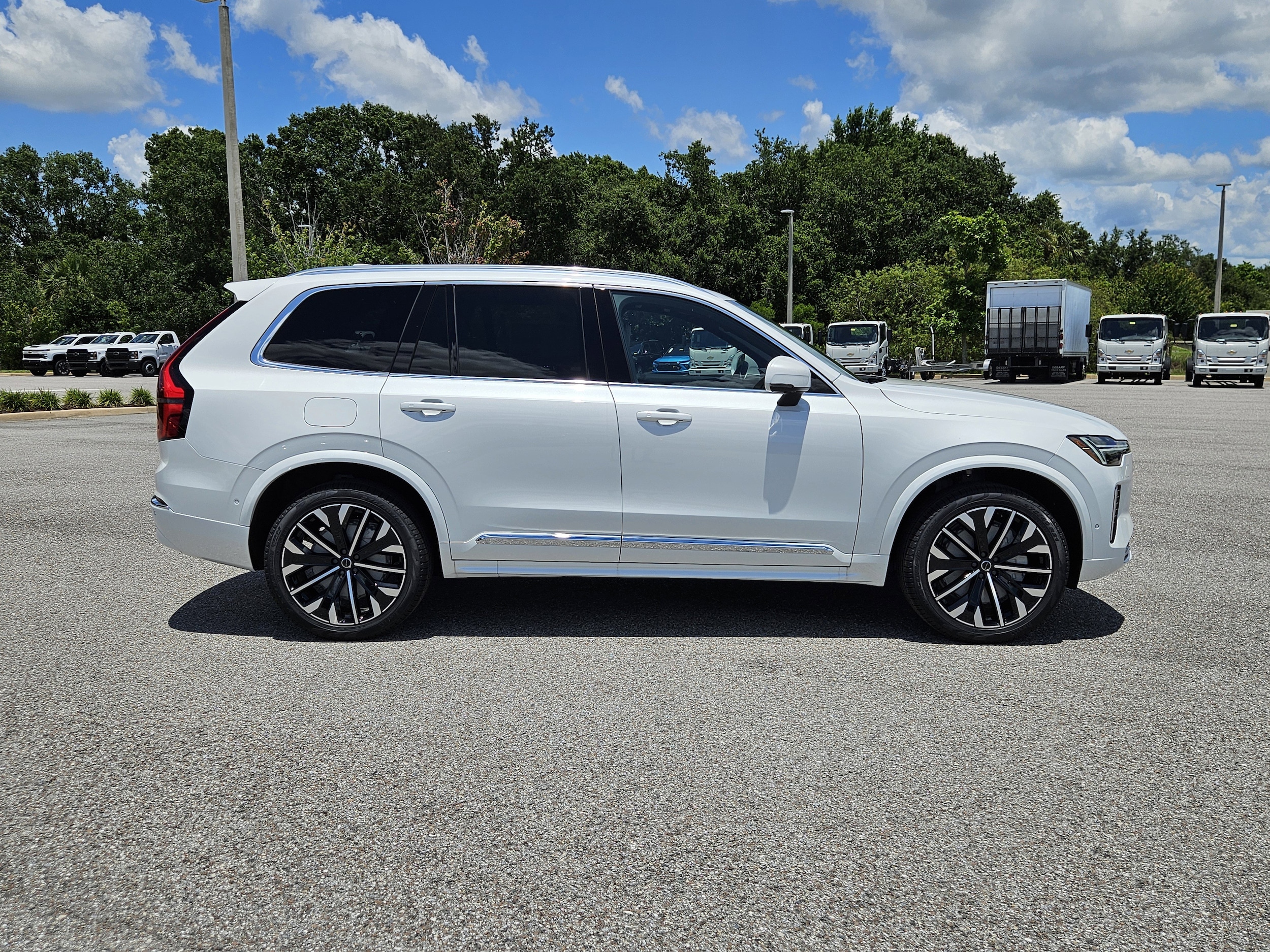 2026 Volvo XC90 Plus - Photo 8