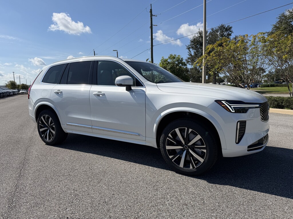 New 2026 Volvo XC90 B5 Core SUV