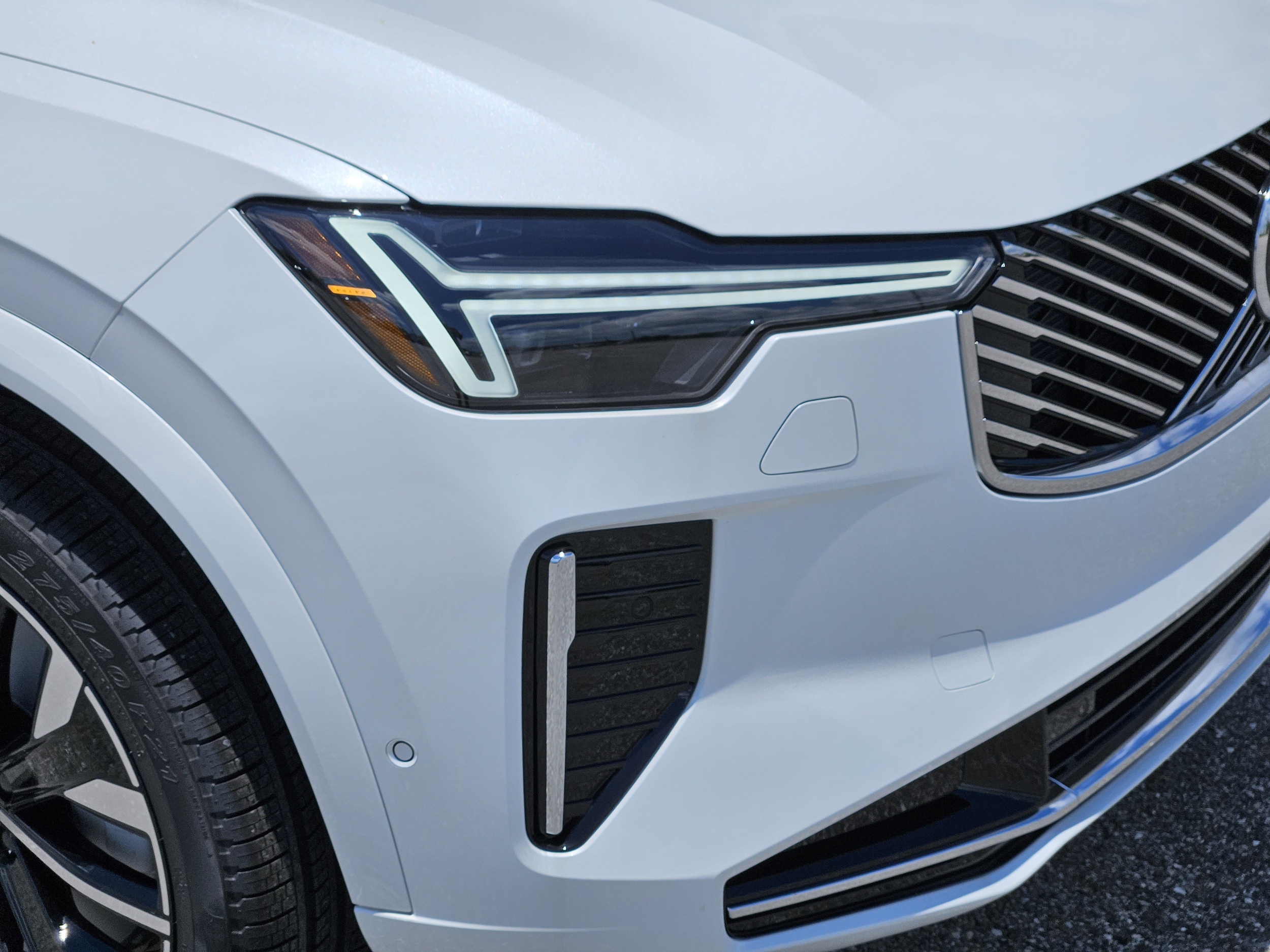 2026 Volvo XC90 Plus - Photo 9