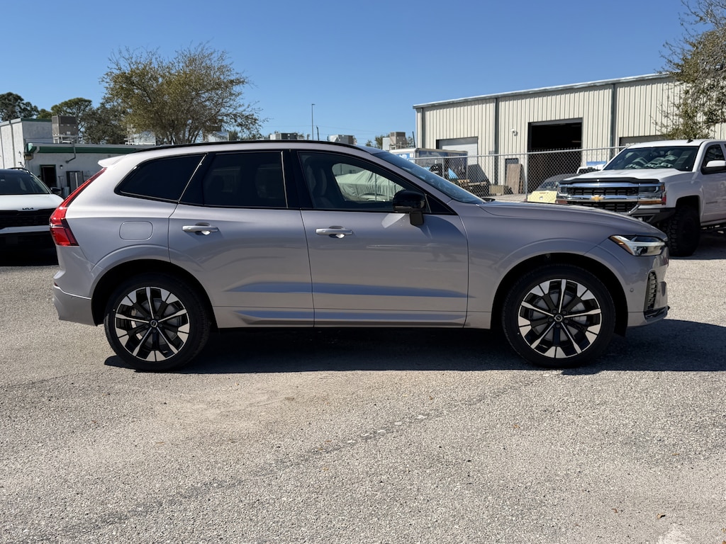 New 2026 Volvo XC60 B5 Plus SUV