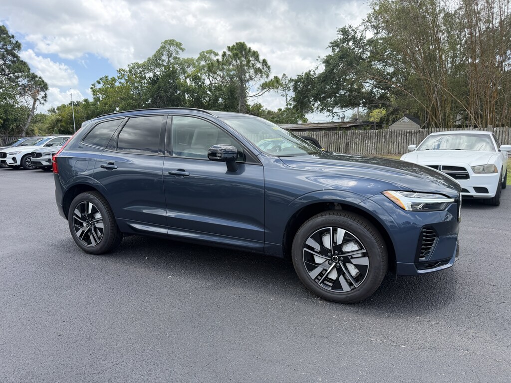 New 2026 Volvo XC60 plug-in hybrid T8 Core SUV