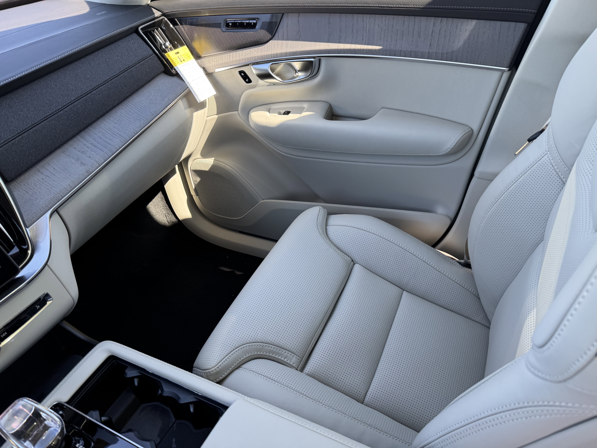 2026 Volvo XC90 Ultra - Photo 17