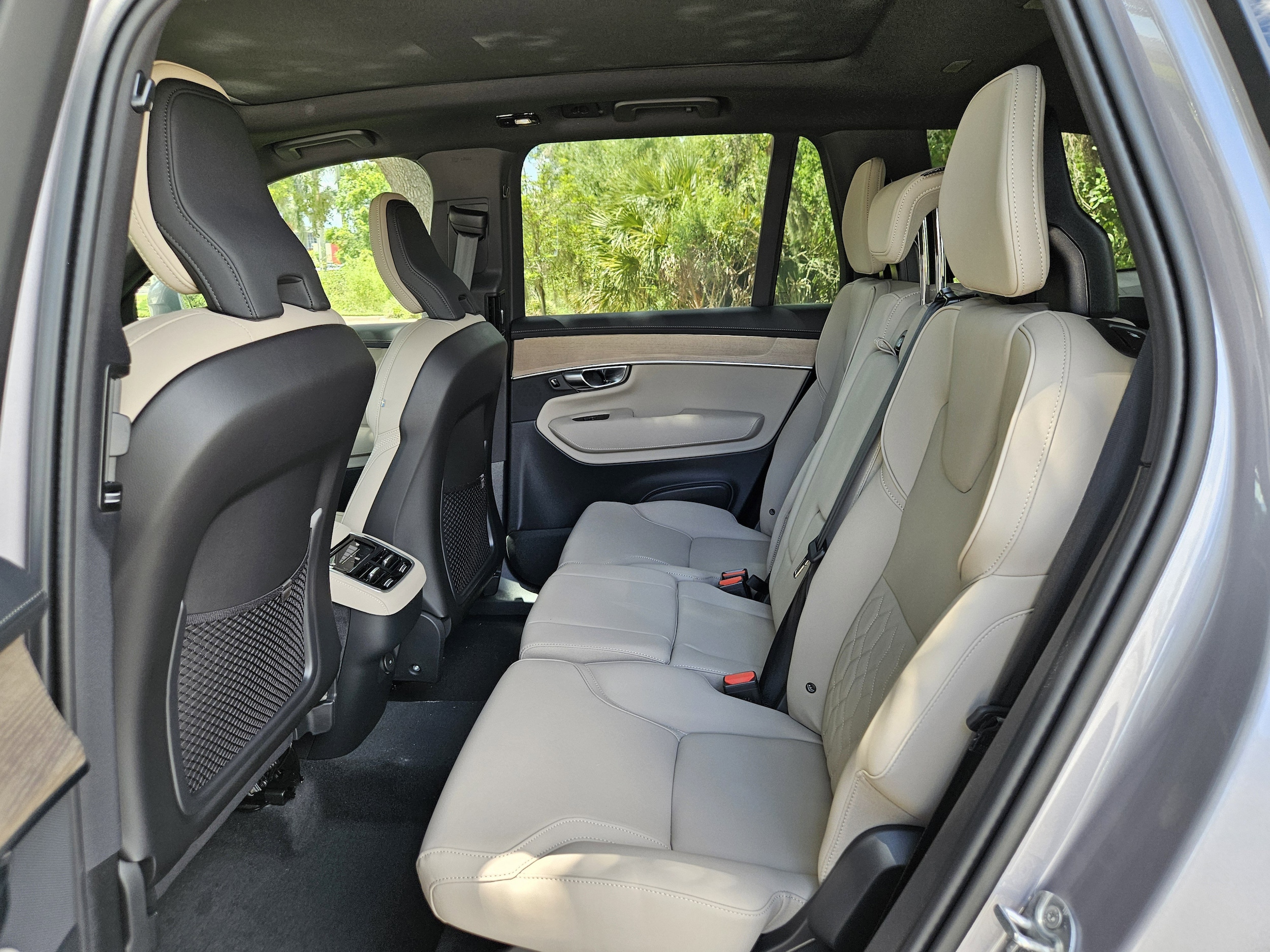 2026 Volvo XC90 Plus - Photo 14