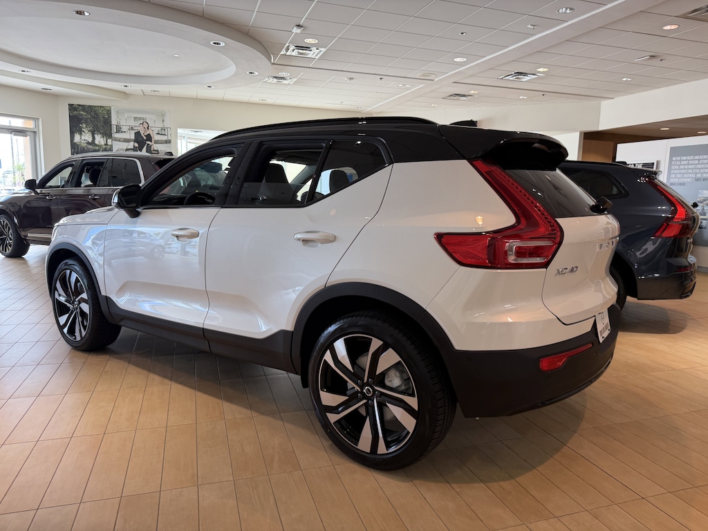 New 2026 Volvo XC40 B5 Ultra SUV