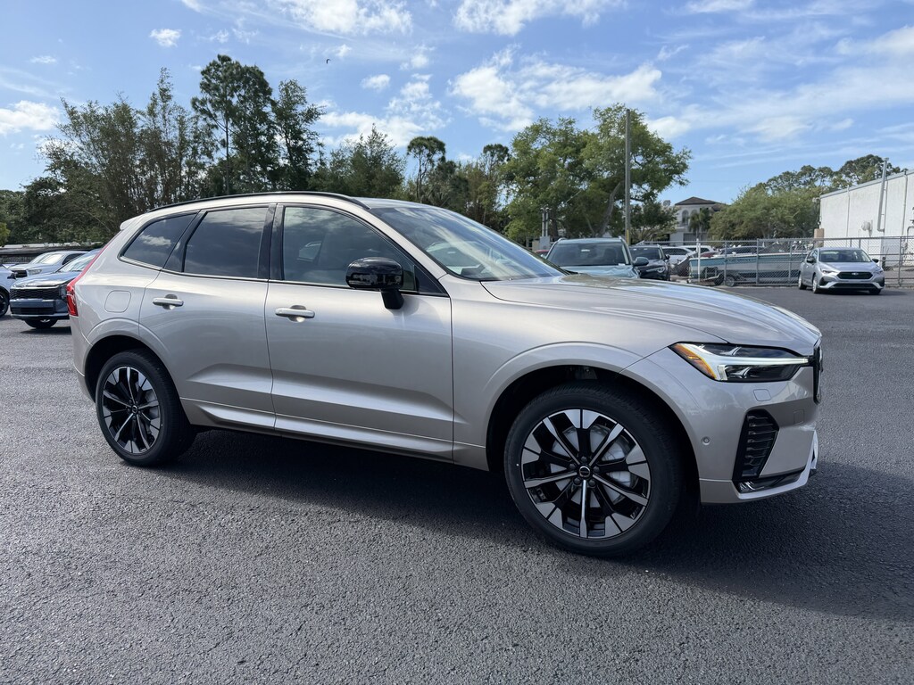 New 2026 Volvo XC60 B5 Plus SUV