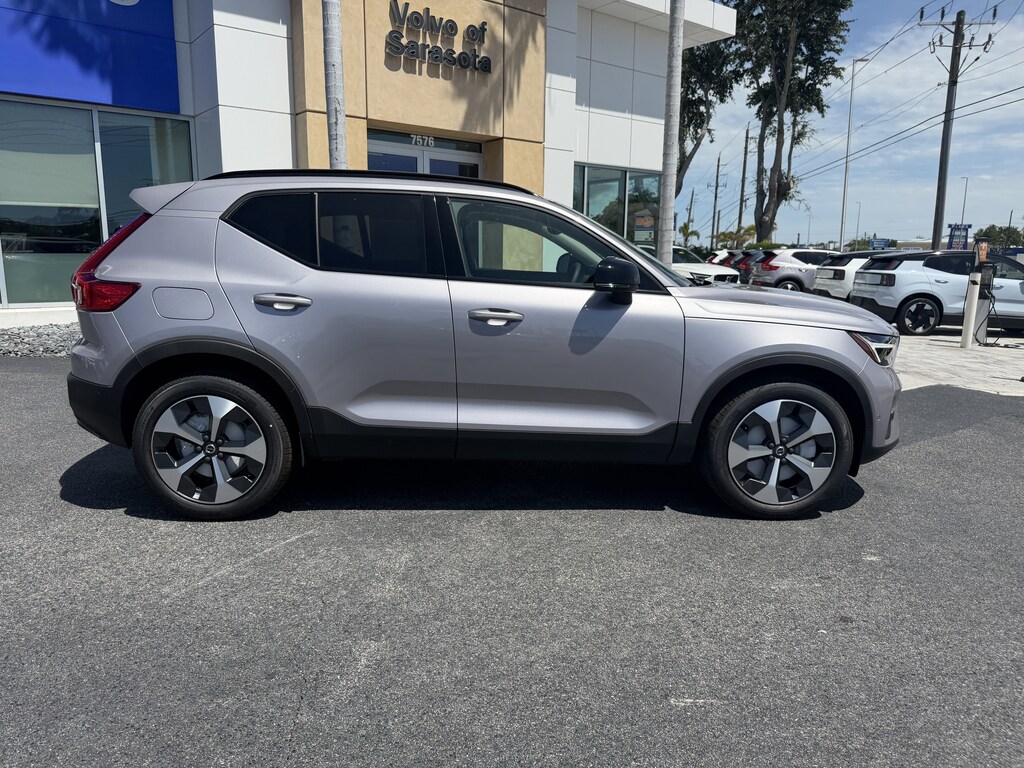 New 2026 Volvo XC40 B5 Plus SUV