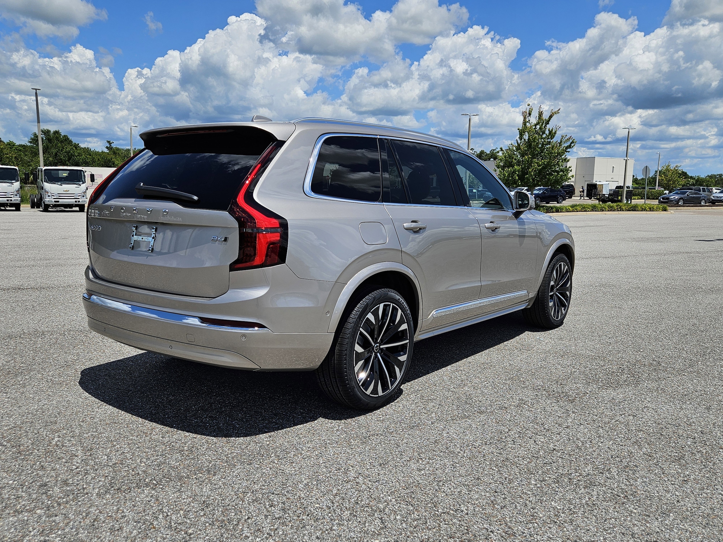 2026 Volvo XC90 Plus - Photo 7