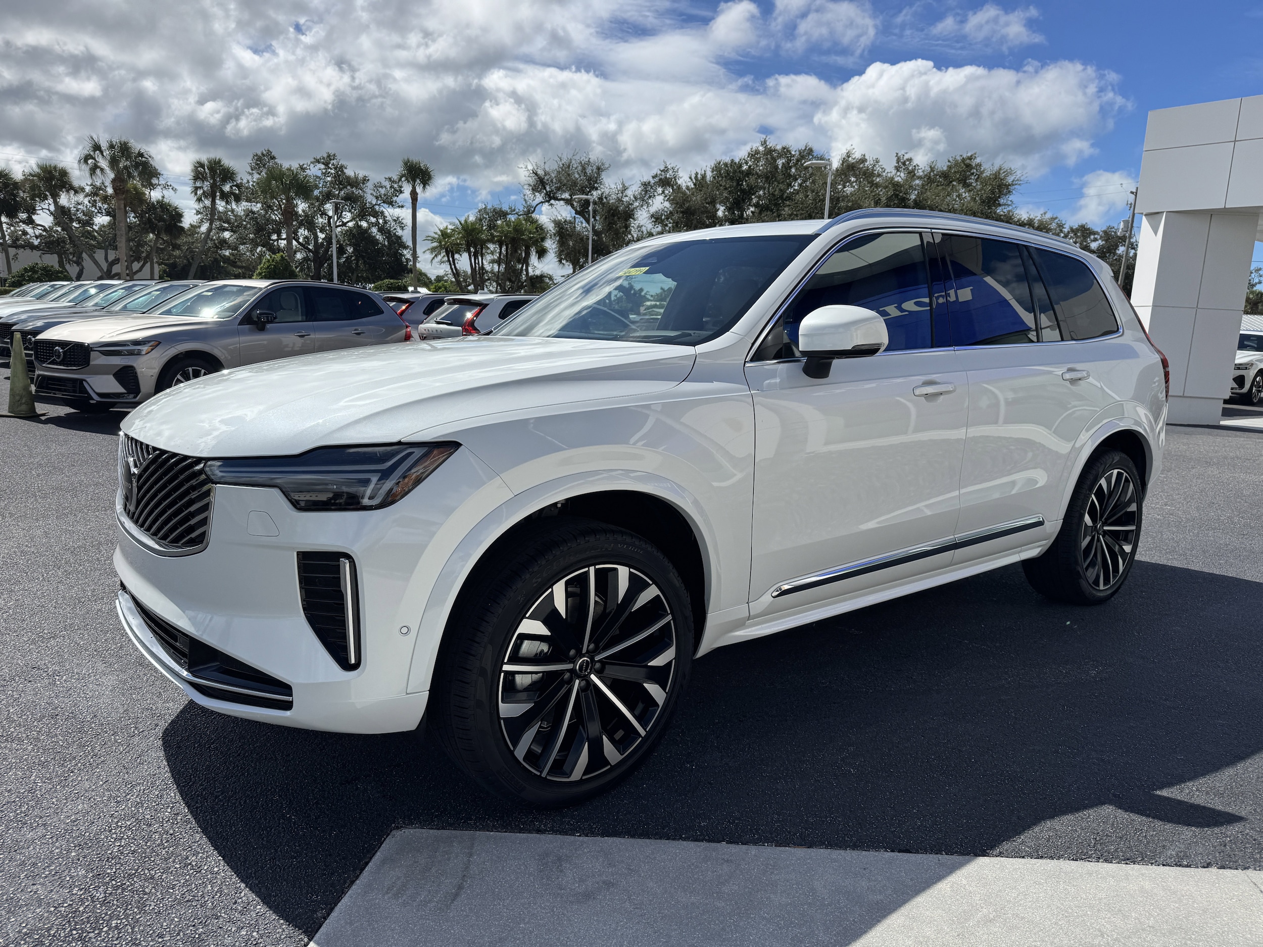 2026 Volvo XC90 Ultra - Photo 7