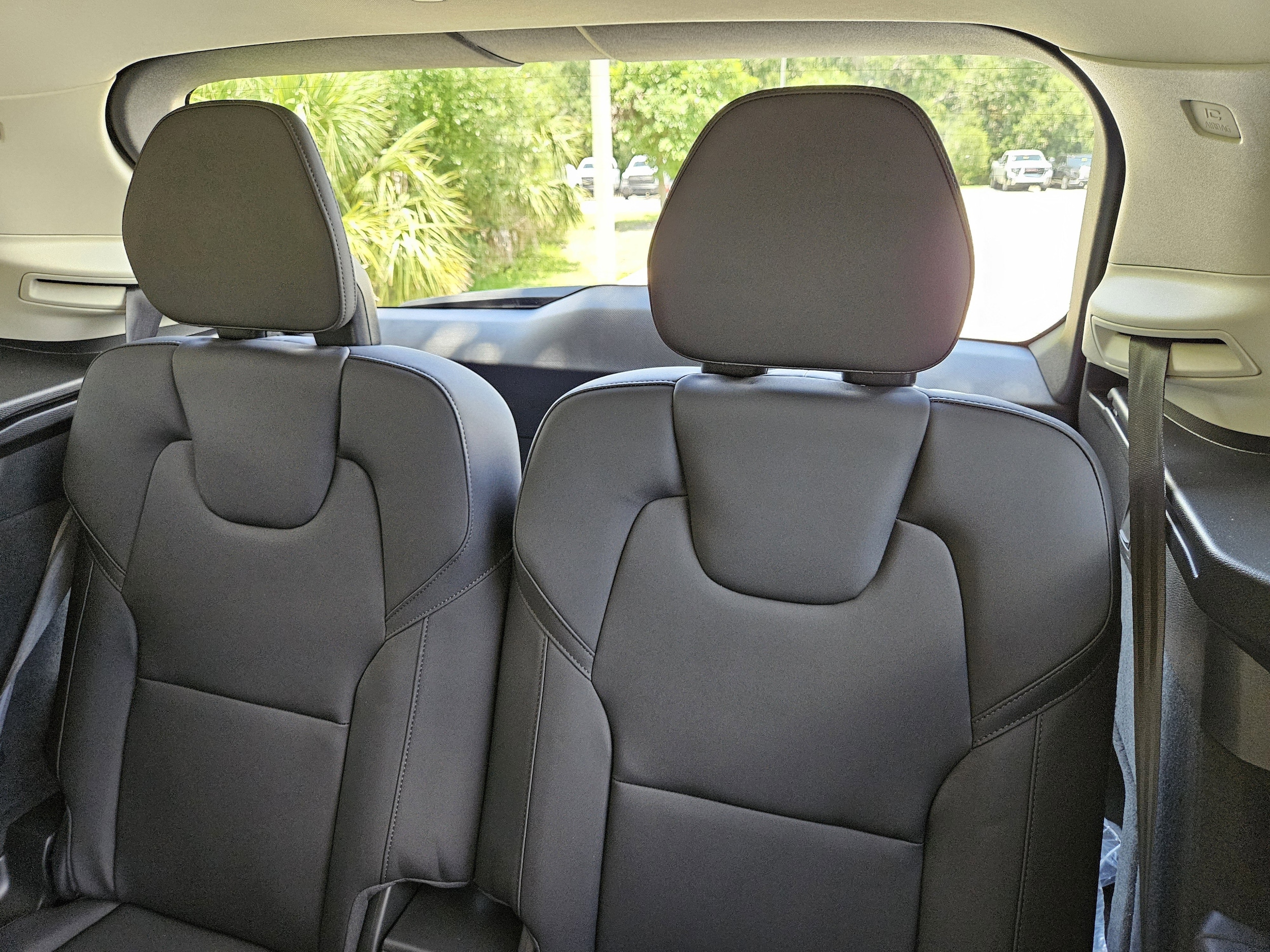 2026 Volvo XC90 Plus - Photo 15
