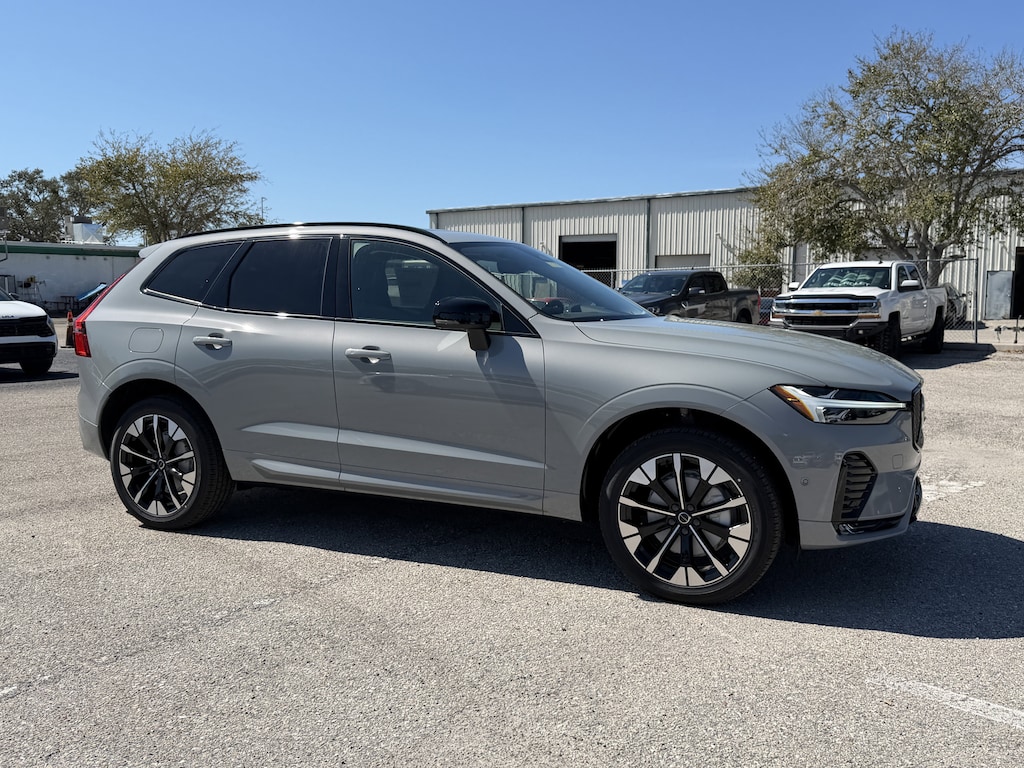 New 2026 Volvo XC60 B5 Plus SUV