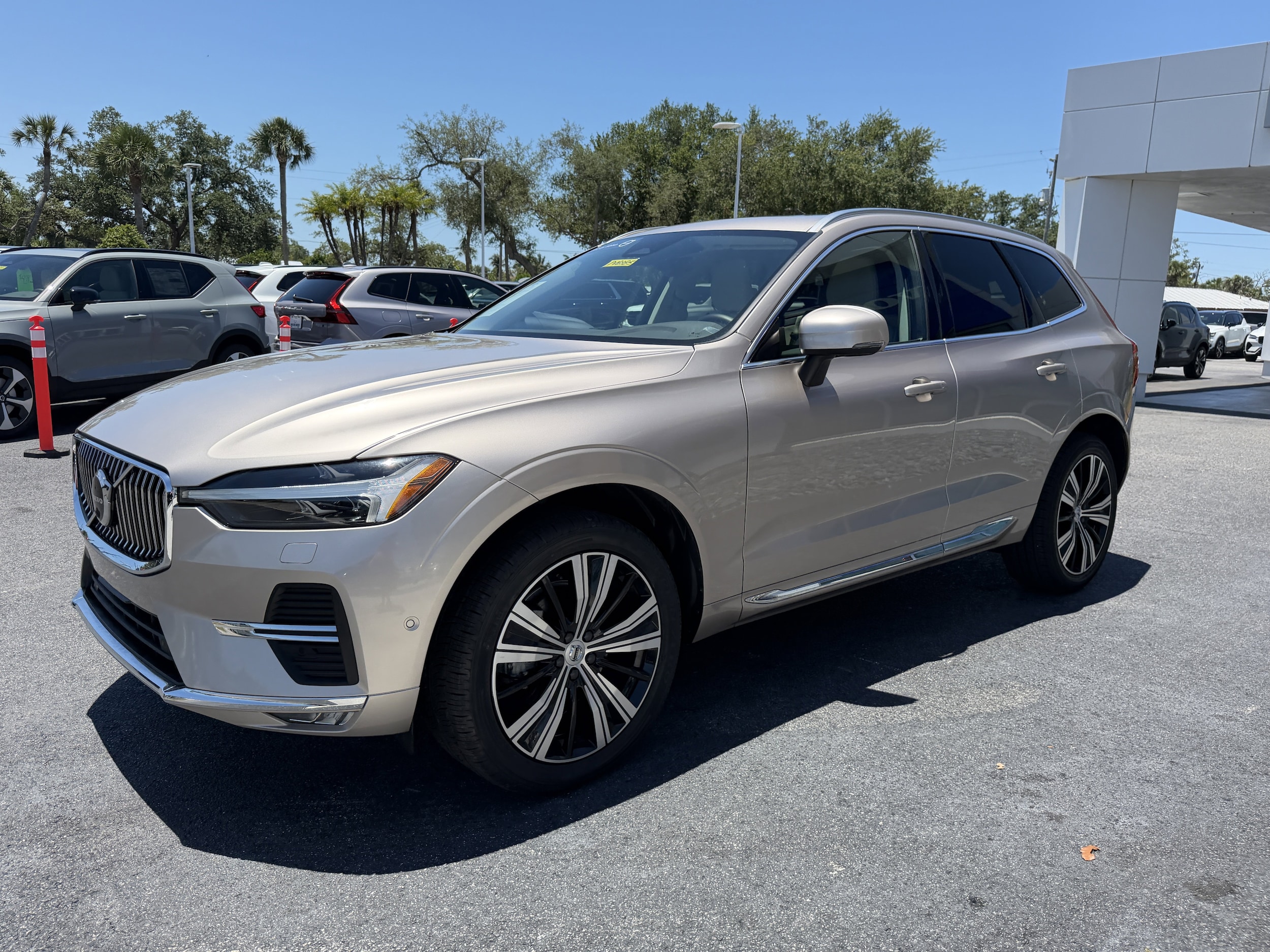 2023 Volvo XC60 Plus - Photo 7