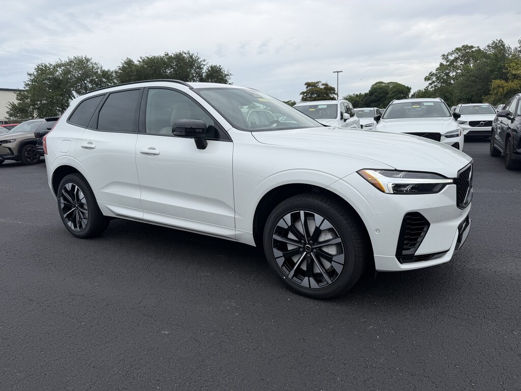 New 2026 Volvo XC60 plug-in hybrid T8 Plus SUV
