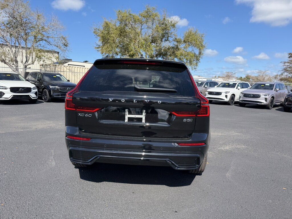 New 2026 Volvo XC60 B5 Core SUV