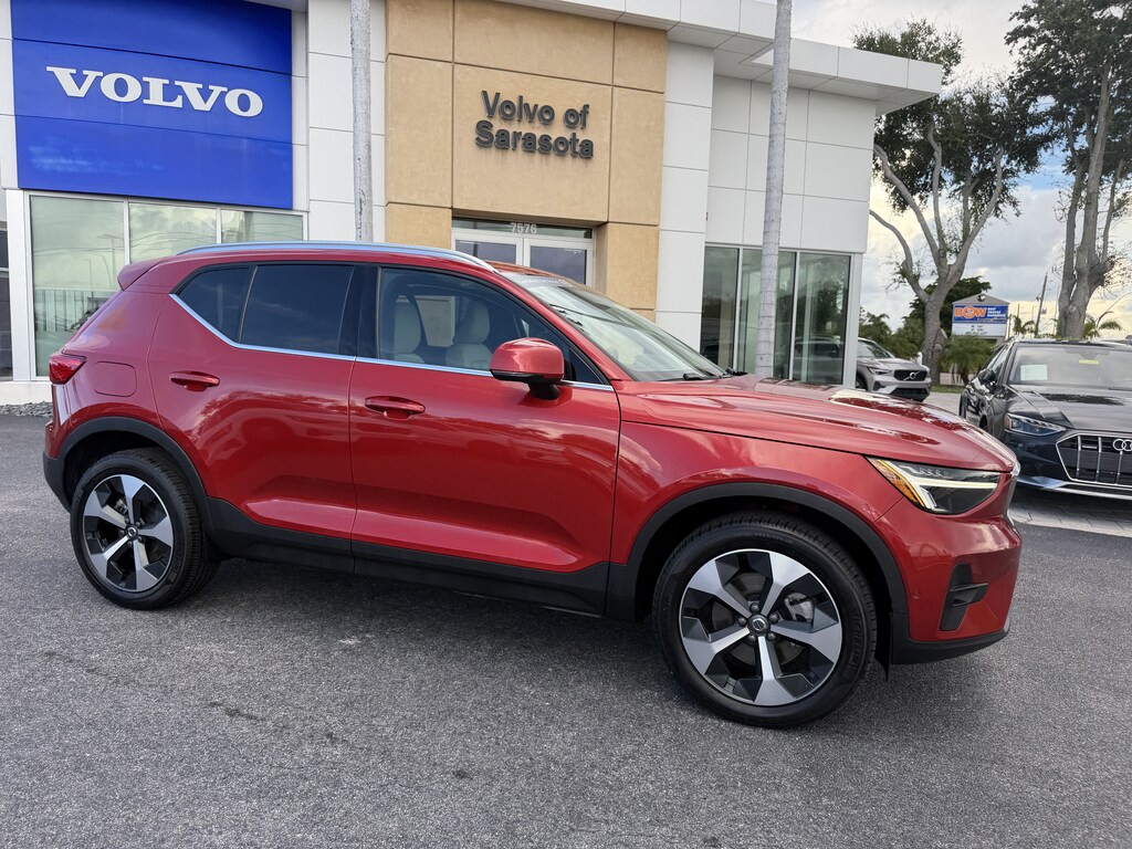 Used 2024 Volvo XC40 B5 Plus Bright Theme SUV
