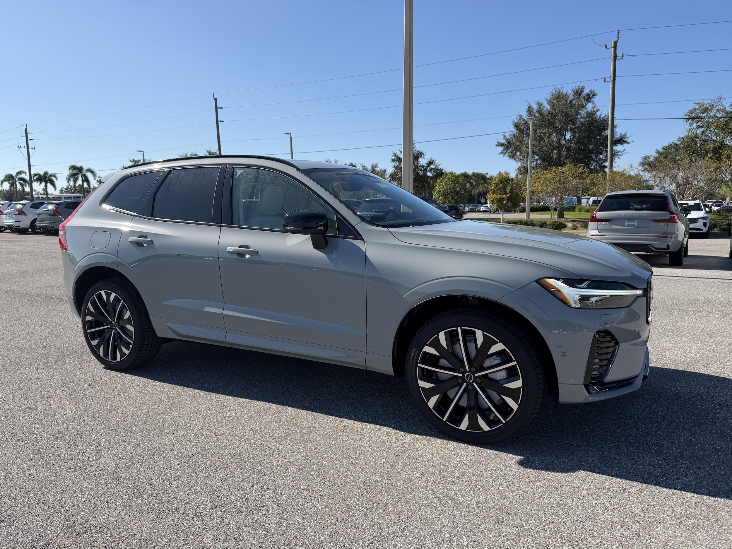 2026 Volvo XC60 Ultra's photo