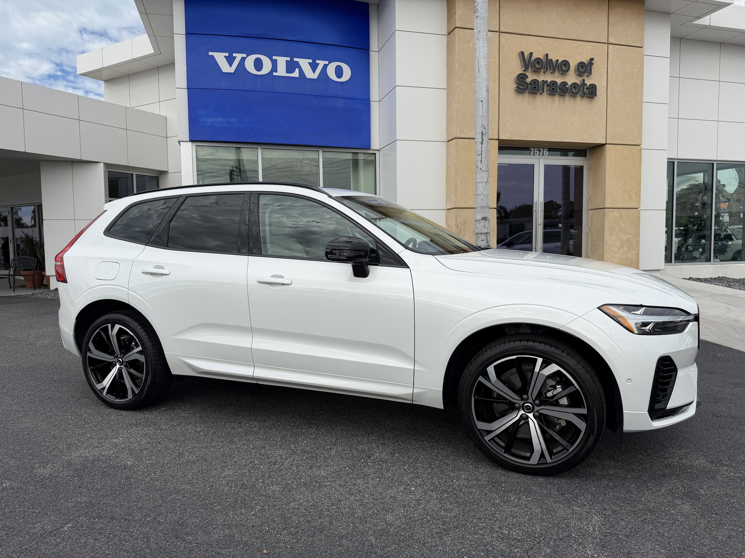 2025 Volvo XC60 Ultra's photo