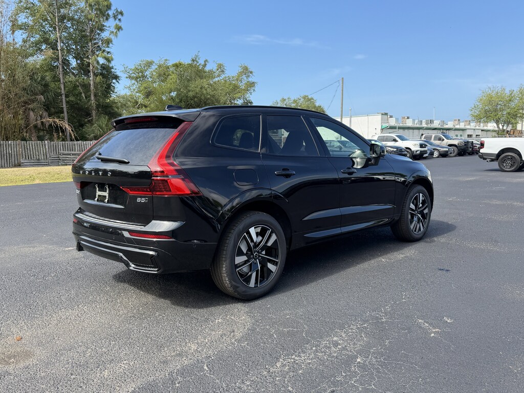 New 2026 Volvo XC60 B5 Plus SUV
