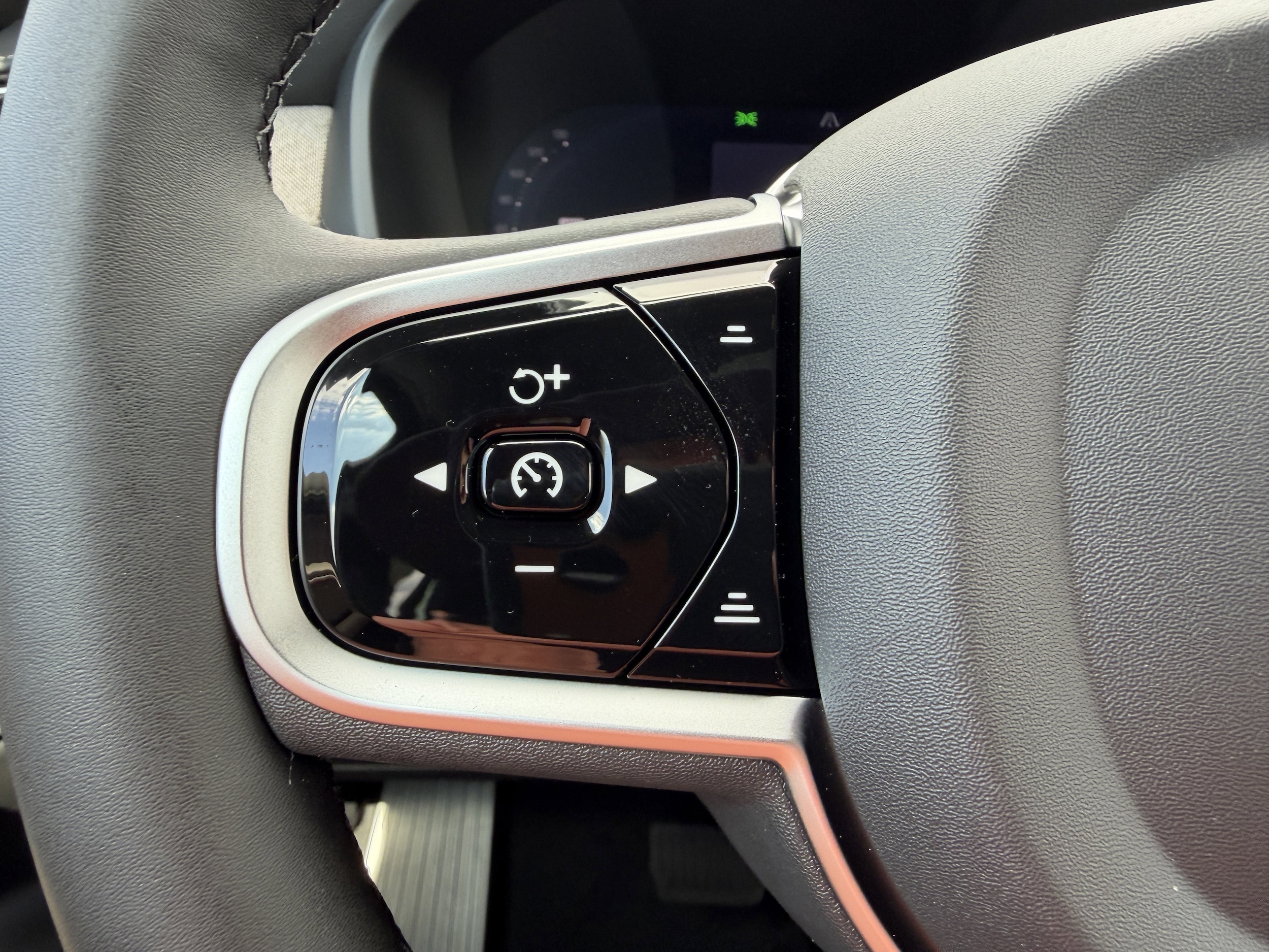 2026 Volvo XC90 Plus - Photo 23