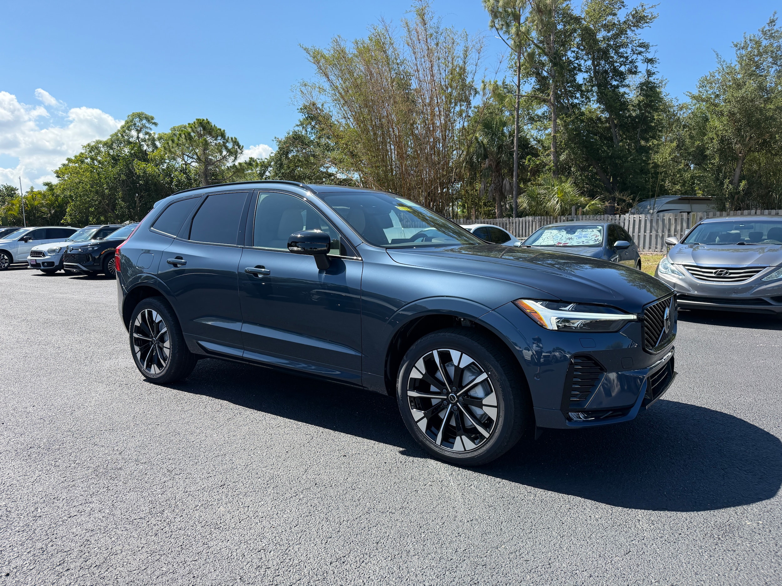 2026 Volvo XC60 B5 Plus Dark AWD's photo