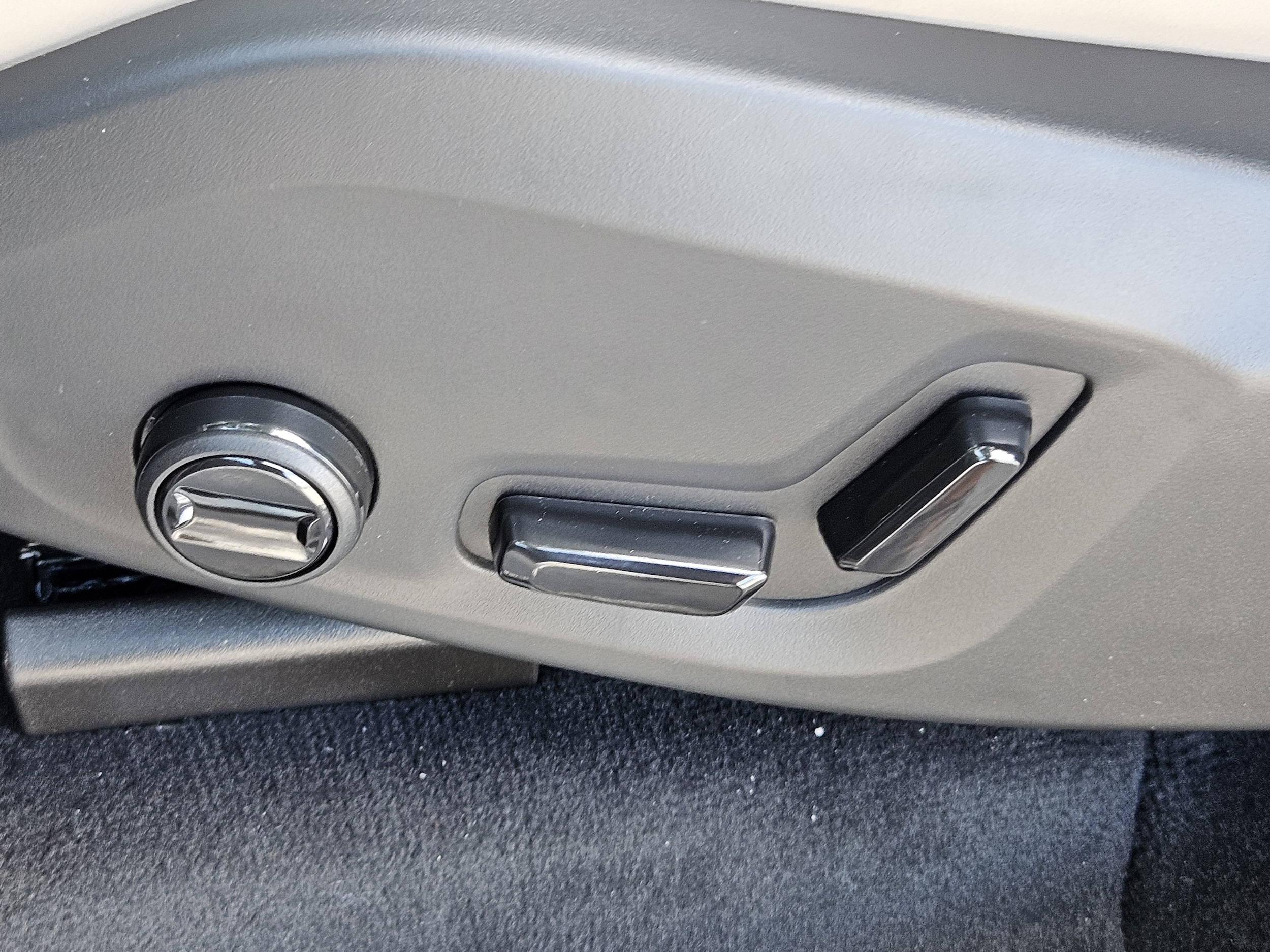 2026 Volvo XC90 Plus - Photo 24