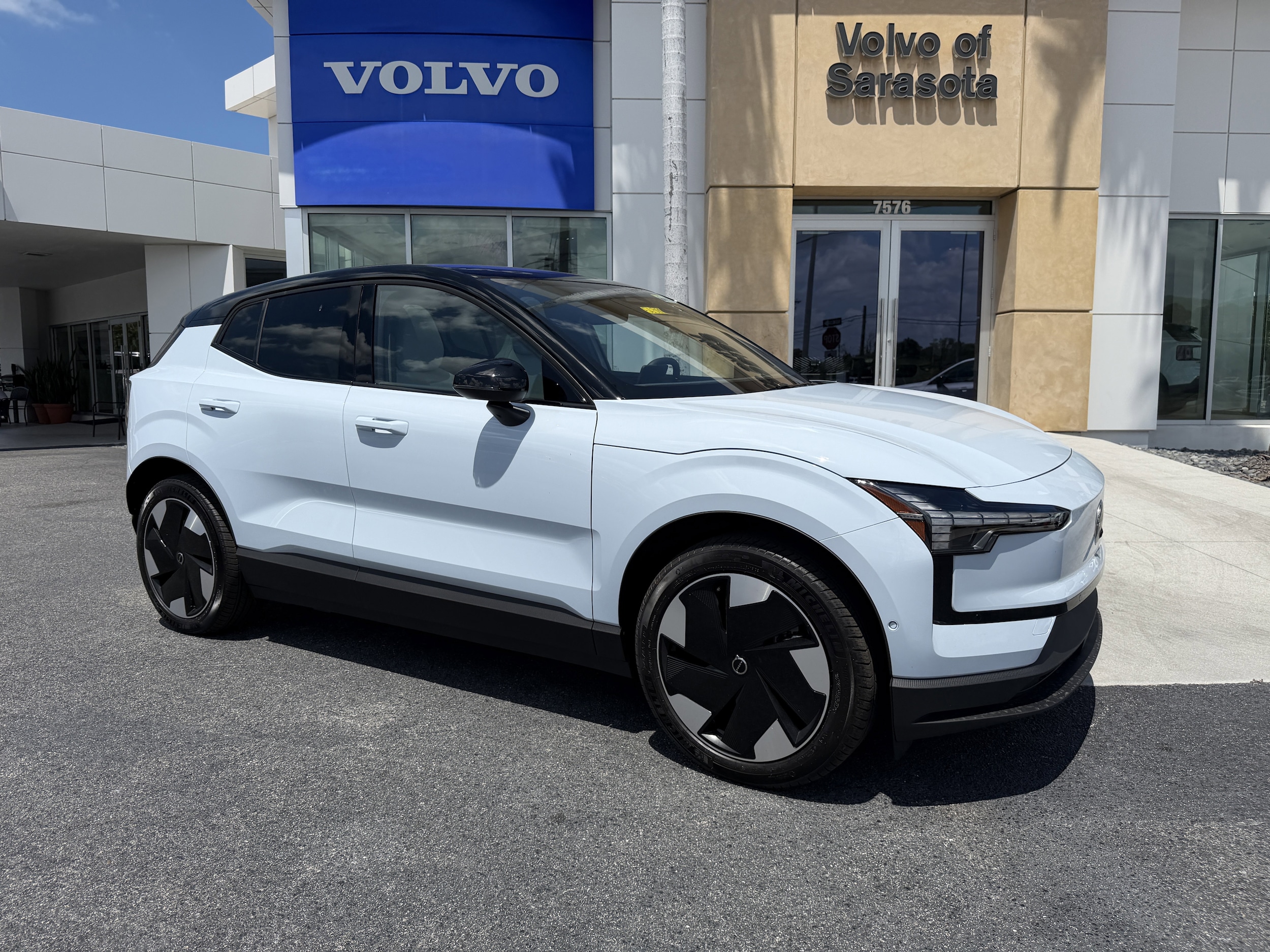 2026 Volvo EX30 Twin Motor Performance Ultra's photo