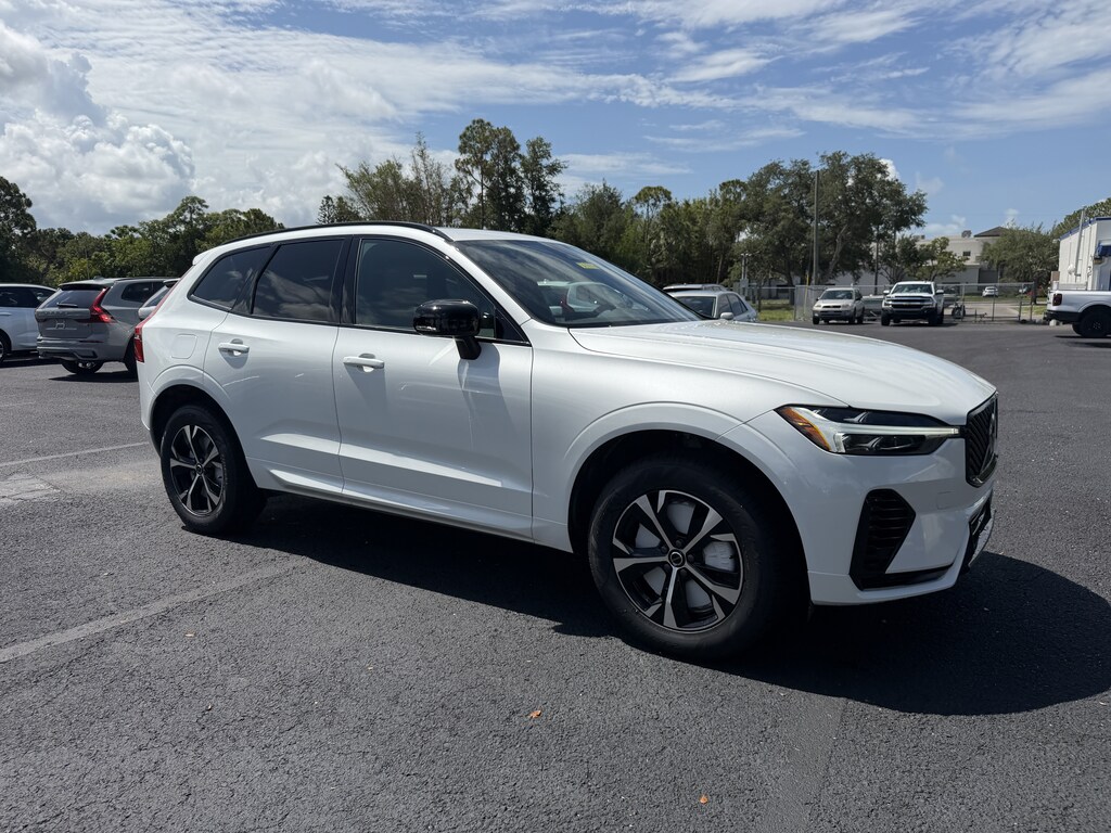 New 2026 Volvo XC60 plug-in hybrid T8 Core SUV