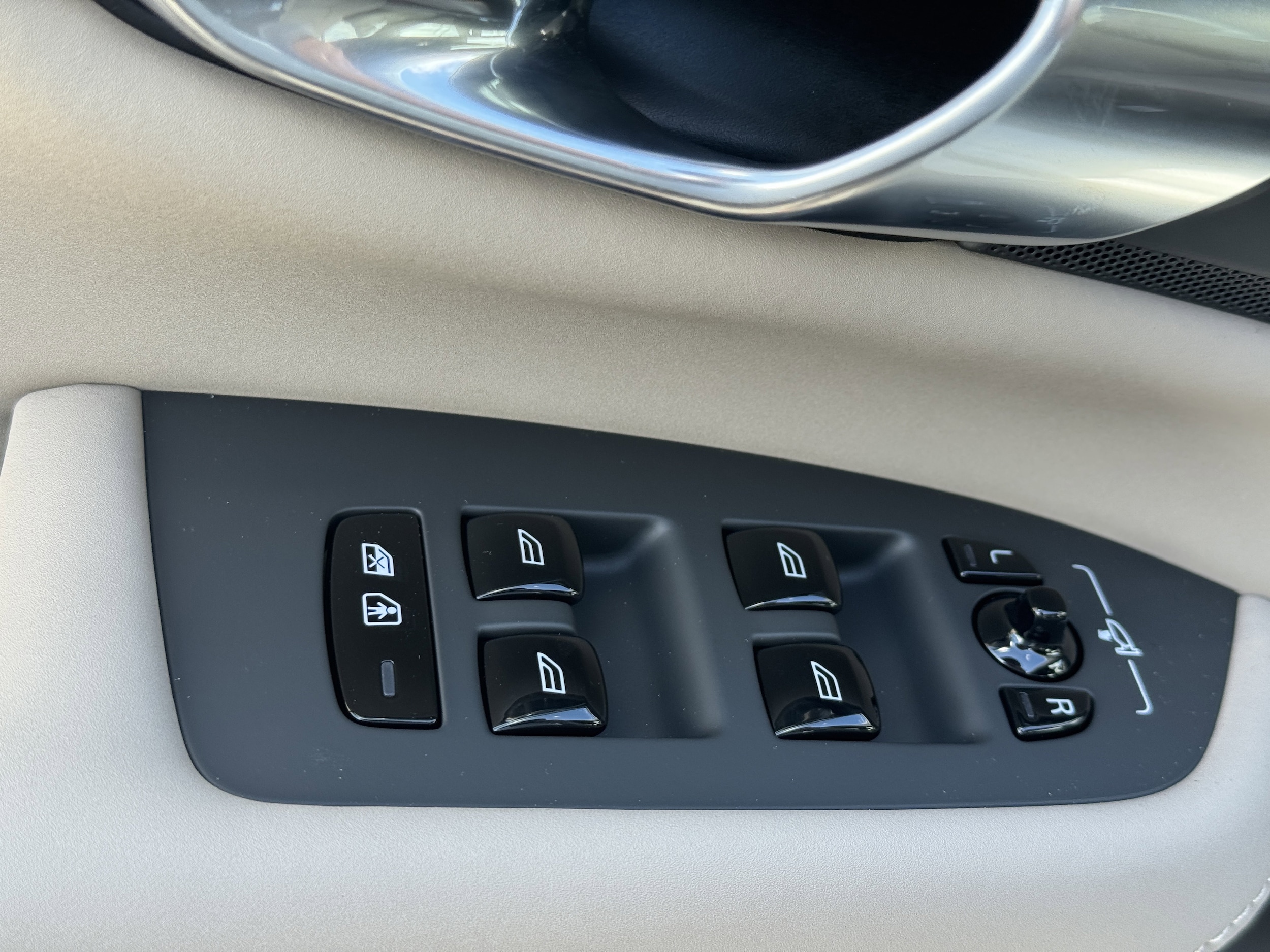 2026 Volvo XC90 Ultra - Photo 17
