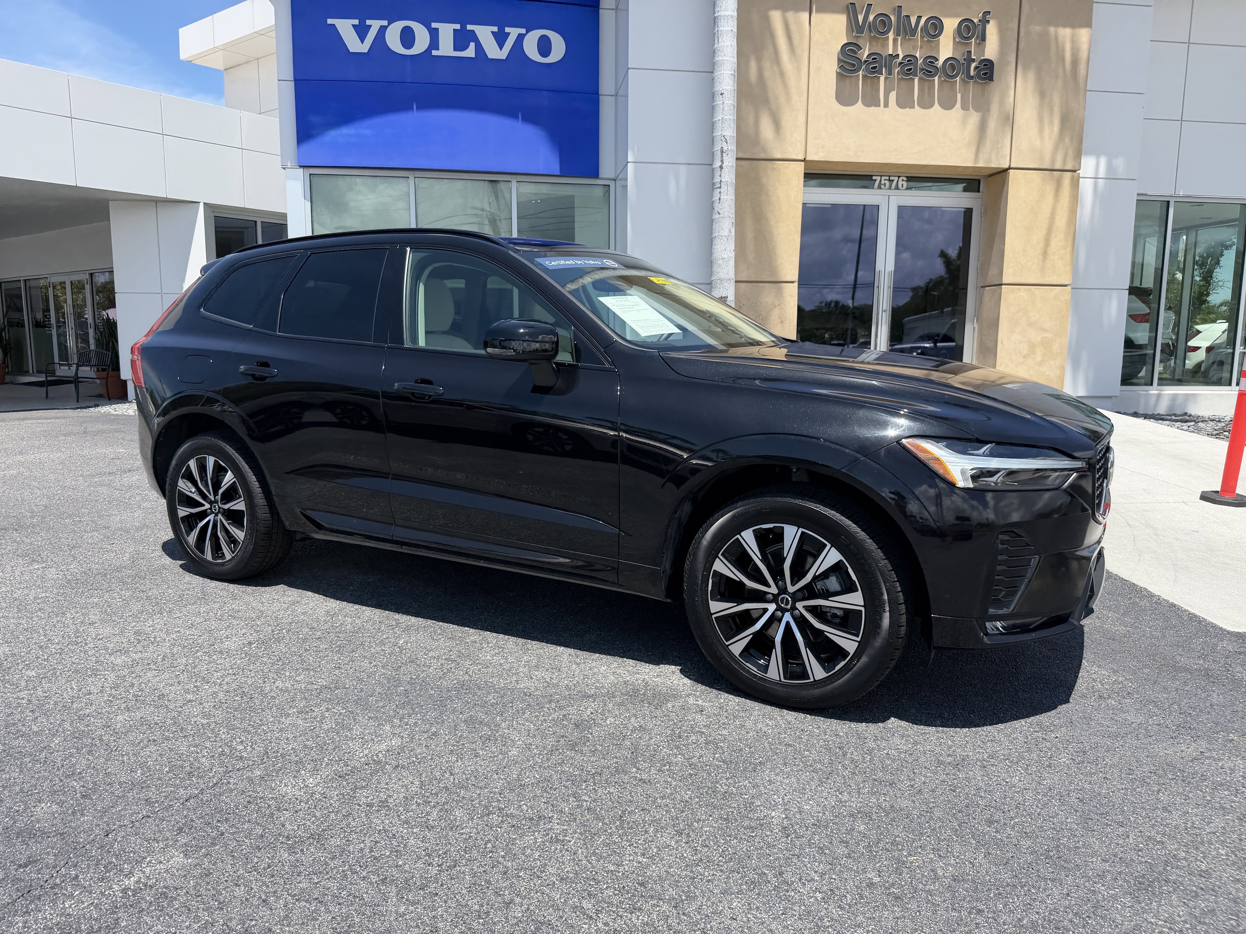 2024 Volvo XC60 B5 Core Dark Theme AWD's photo