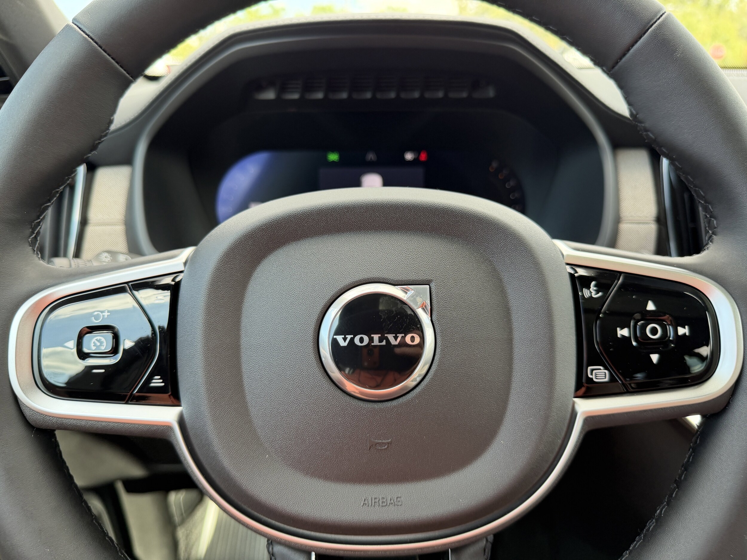 2026 Volvo XC90 Plus - Photo 25