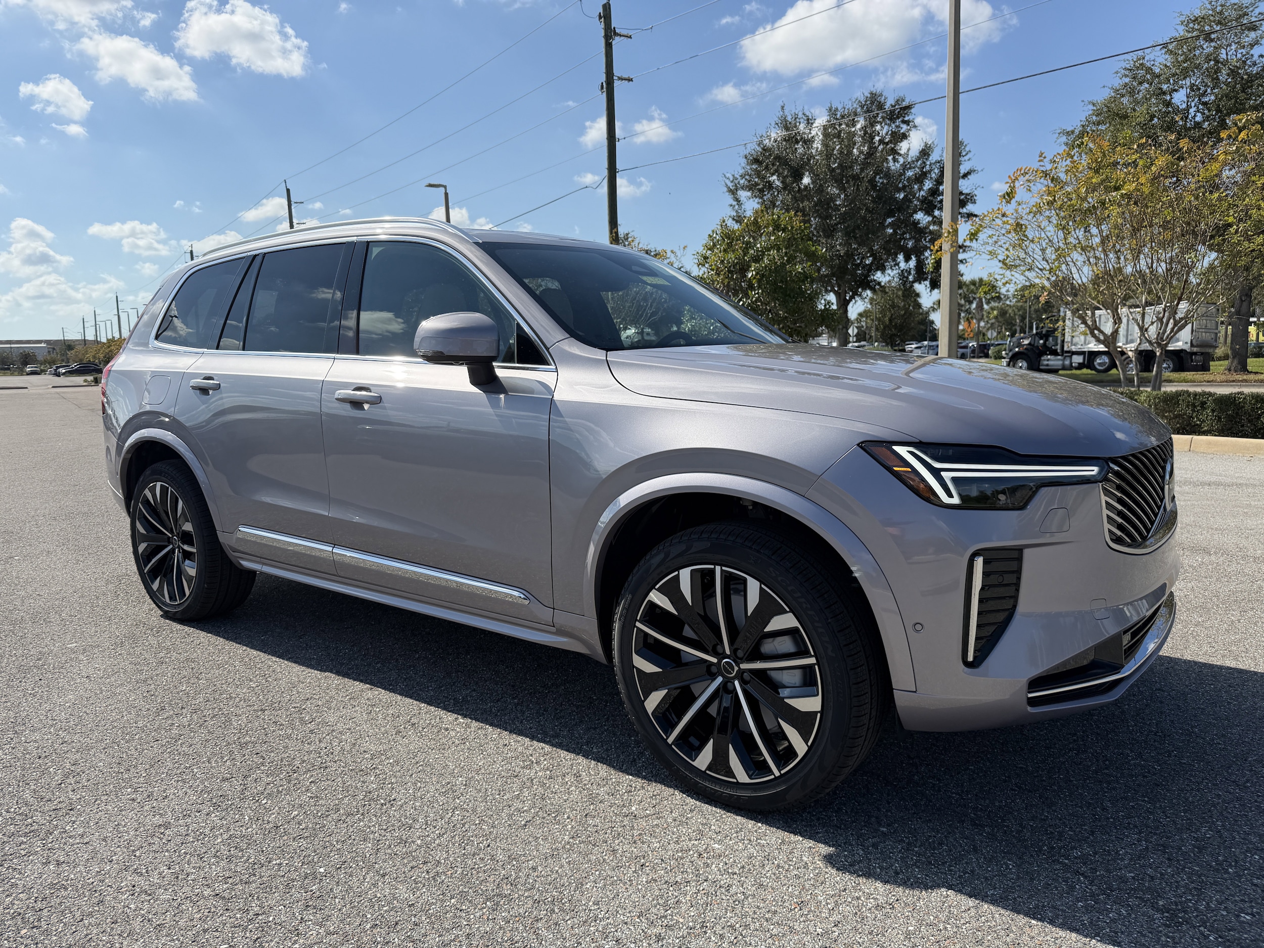 2026 Volvo XC90 Plus's photo