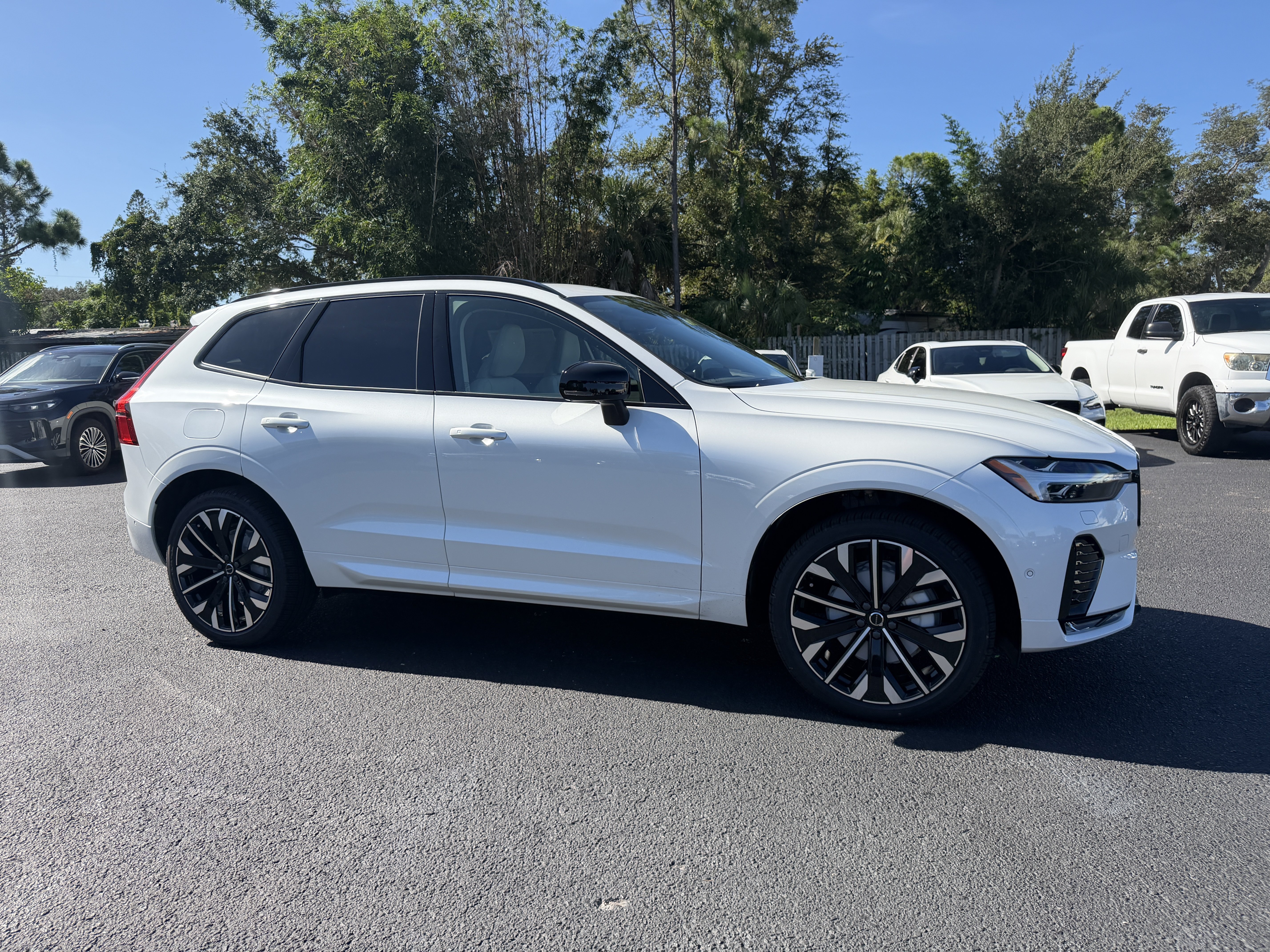 New 2027 Volvo XC60 B5 Ultra SUV