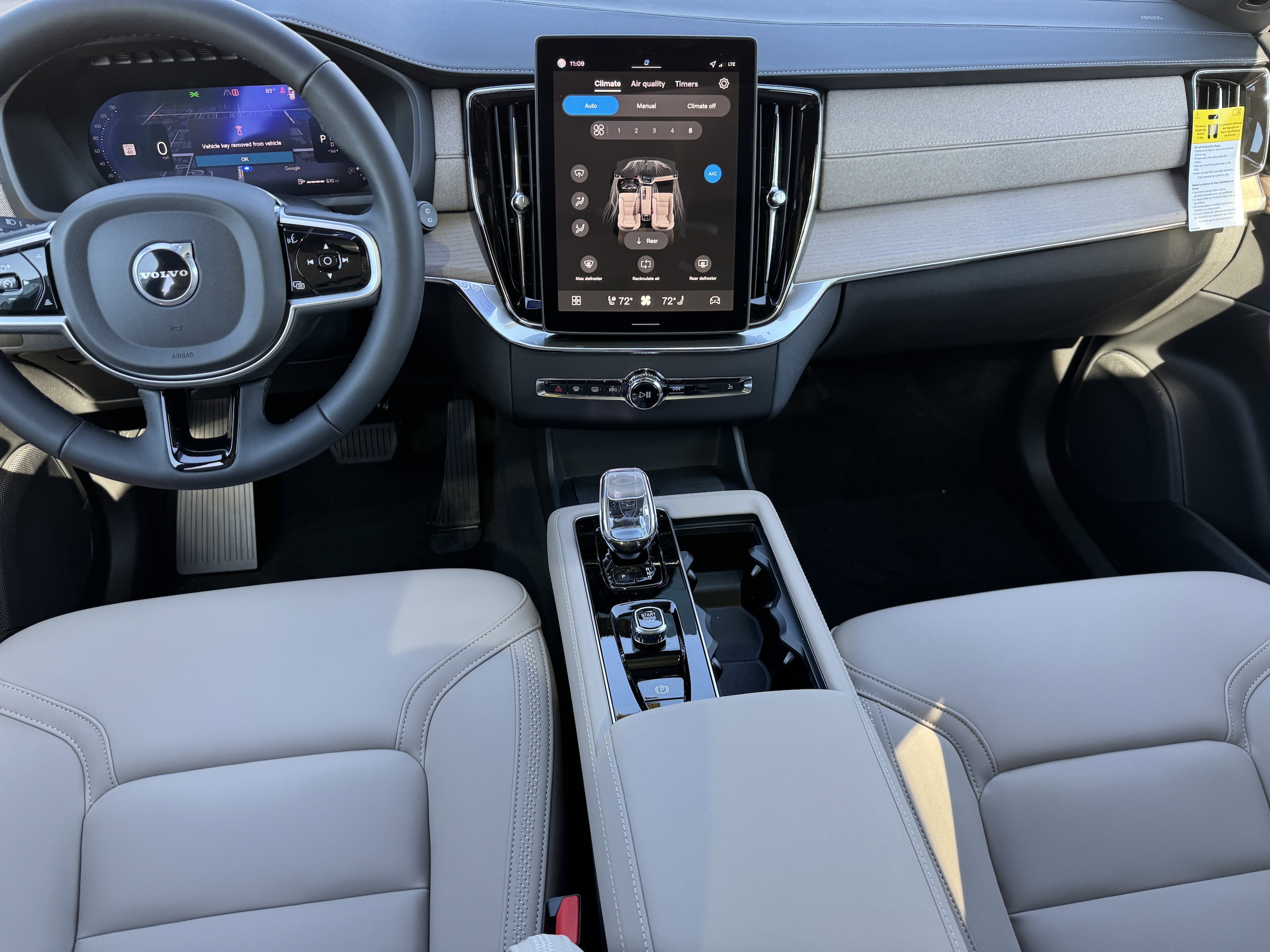 2026 Volvo XC90 Plus - Photo 15