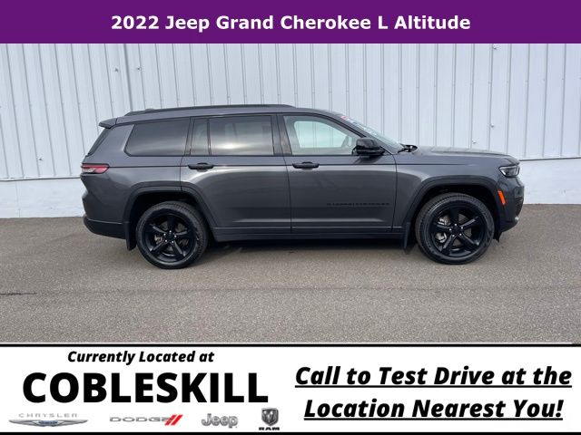 2022 Jeep Grand Cherokee Laredo Altitude photo 4