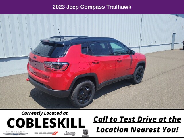 2023 Jeep Compass Trailhawk photo 4