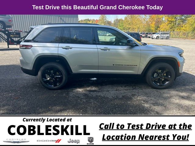 2025 Jeep Grand Cherokee Altitude X photo 3