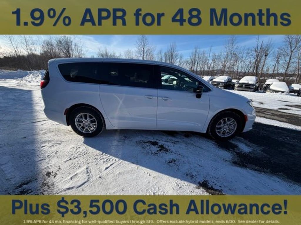 New 2026 Chrysler Pacifica Select Passenger Van