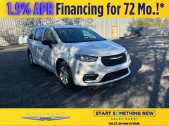 2026 Chrysler Pacifica Select Passenger Van