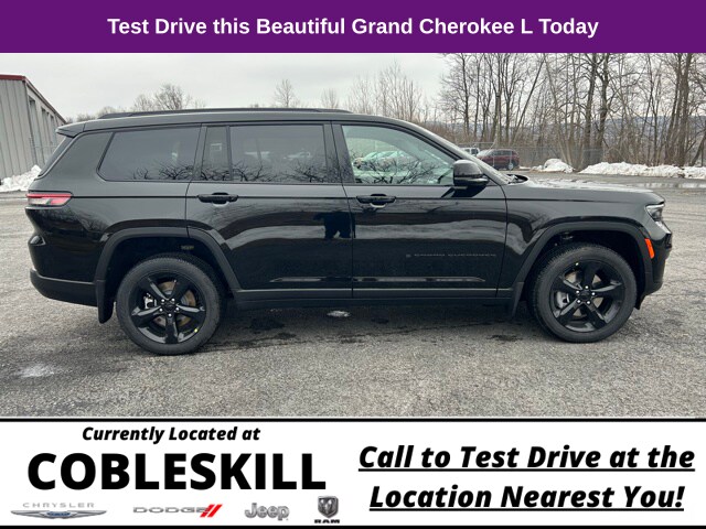 2024 Jeep Grand Cherokee Altitude photo 3