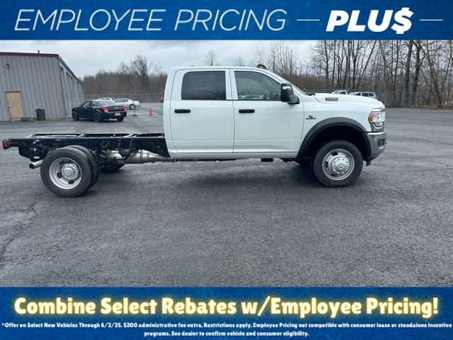 2024 Ram 5500 photo 3