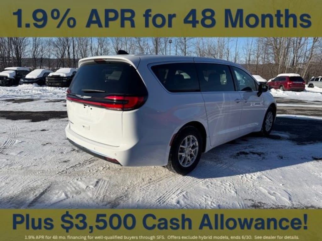 New 2026 Chrysler Pacifica Select Passenger Van