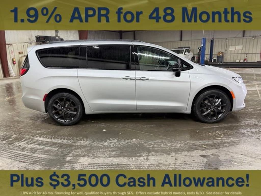 New 2026 Chrysler Pacifica Select Passenger Van